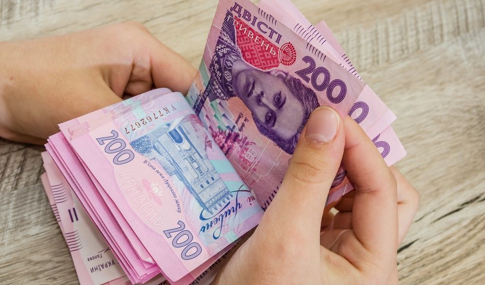 Ілюстративне фото Жителі Зміївської громади отримають матеріальну допомогу на суму понад 900 тисяч гривень на порталі Gromada Group