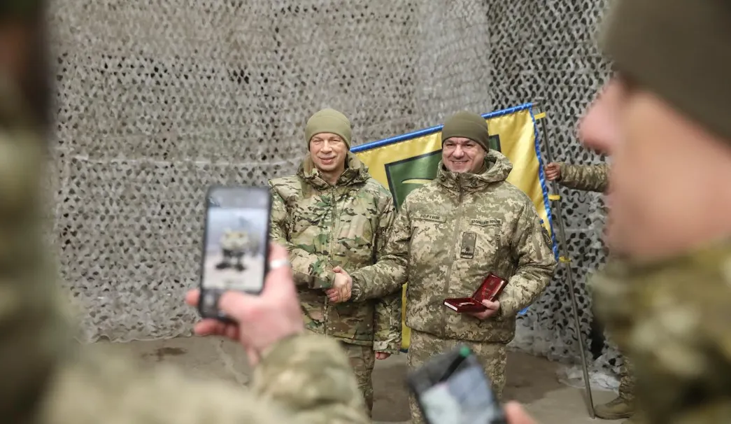 Джерело: Харківський ОТЦК та СП Головнокомандувач Збройних Сил України генерал Олександр Сирський вручив орден «За мужність» II ступеня захиснику із Балаклії на порталі Gromada Group