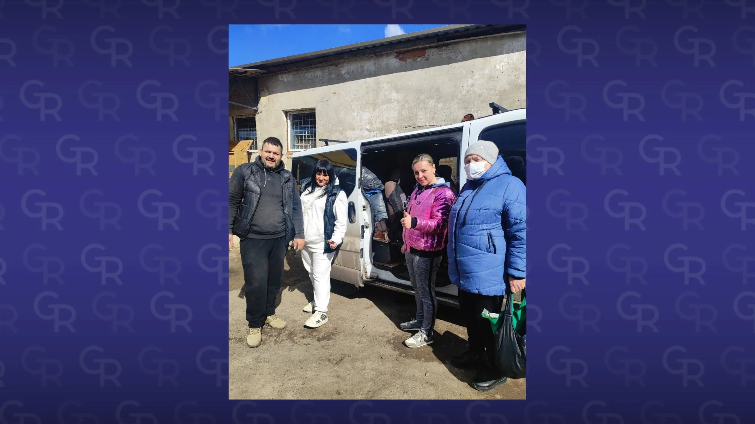 Світлини: Громадська організація «Волонтери «Родина» У Новій Водолазі відбулася видача гуманітарного одягу на порталі Gromada Group