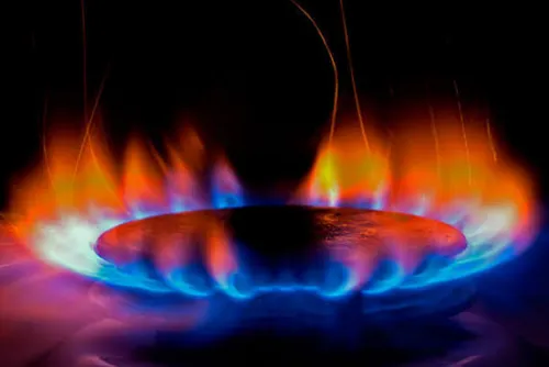 Звичайний погляд на конфорку газової плити може вберегти вашу родину від отруєння чадним газом та допоможе суттєво заощадити на платіжках. Закликаємо жителів громади просто зараз перевірити колір вогню на кухні, адже він є головним індикатором безпеки та ефективності роботи газових приладів.