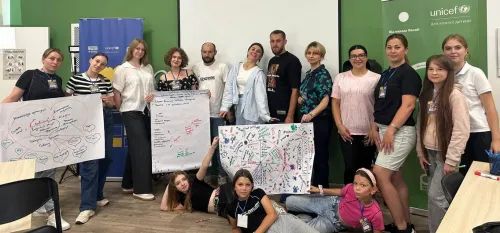 Валківська молодь розвіяла міф про те, що для реалізації успішних змін потрібні великі фінанси. Під час практичного інтенсиву активні хлопці та дівчата громади розібралися, як знаходити приховані ресурси, опанували правила взаємовигідного партнерства та вже напрацювали три готові чернетки локальних проєктів, адаптованих під реальні можливості Валківщини.