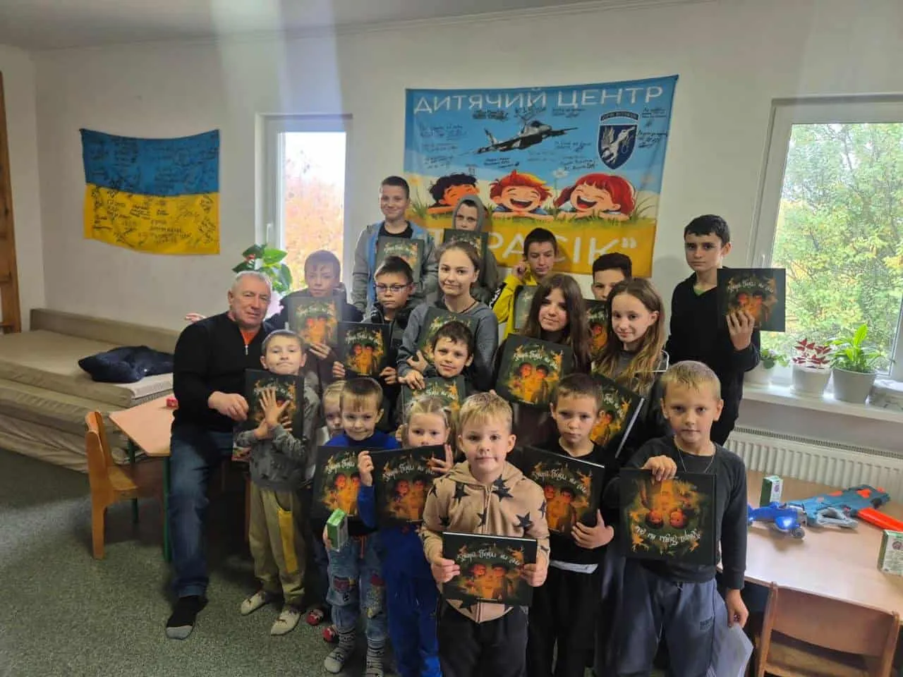 Історії світла та сили. Як збірка казок допомагає долати темряву на наснажуватися дітям і дорослим на порталі Gromada Group