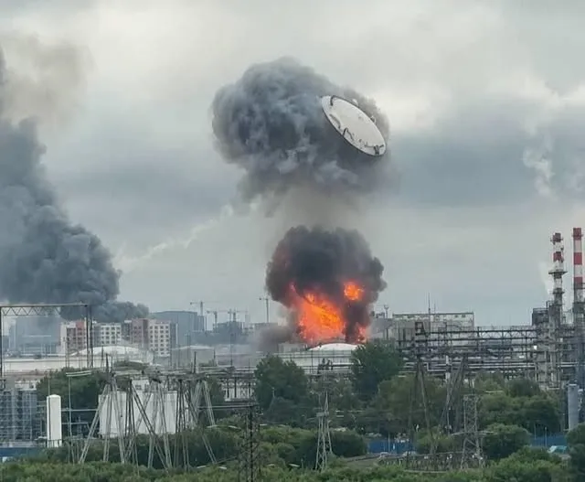 У москві добрі дрони перетворили день на ніч (ФОТО, ВІДЕО) на порталі Gromada Group