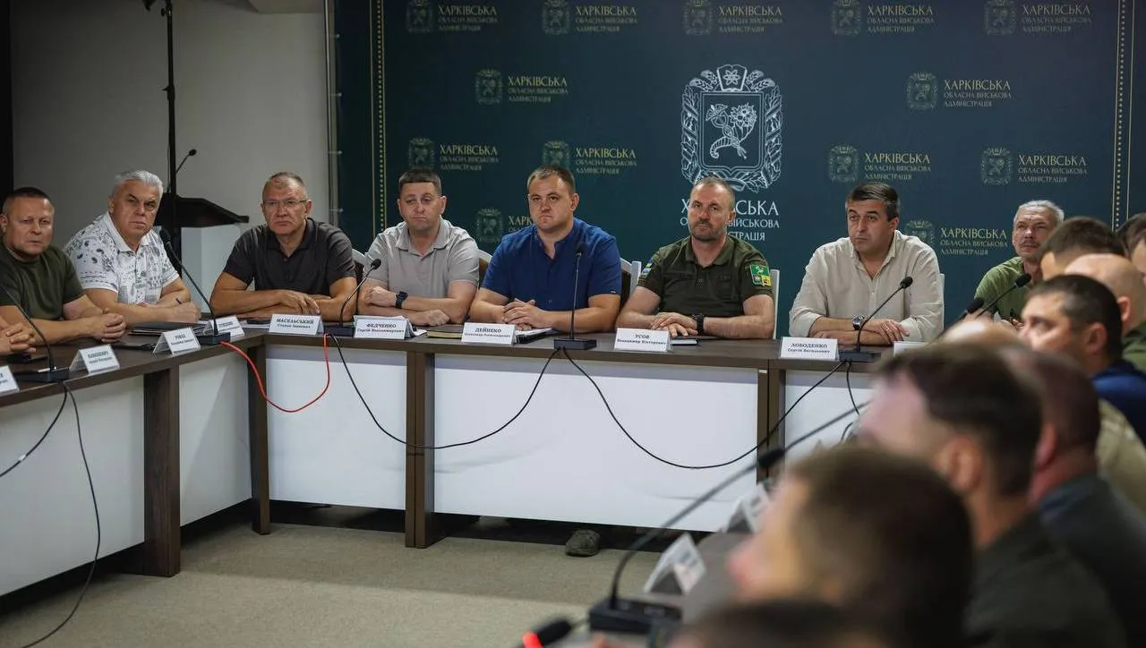 У Богодухівському районі розширено зону обов’язкової евакуації Таке рішення ухвалили на засіданні Ради оборони області під головуванням начальника Харківської ОВА Олега Синєгубова за участі голови обласної ради Тетяни Єгорової-Луценко, очільника ГУ НП Петра Токаря, військових і начальників РВА.