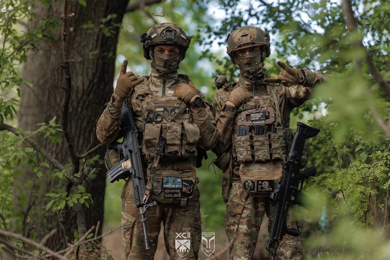 У міському бою вирішують реакція та злагодженість: розвідка 92-ї окремої штурмової бригади регулярно відпрацьовує зачистку міської забудови - фото 3