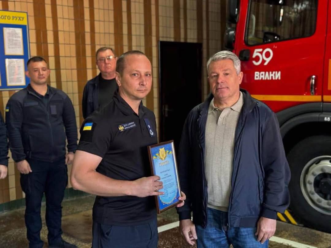 «Щодня ризикують власним життям заради інших»: Віктор Коваленко привітав рятувальників із професійним святом - фото 1