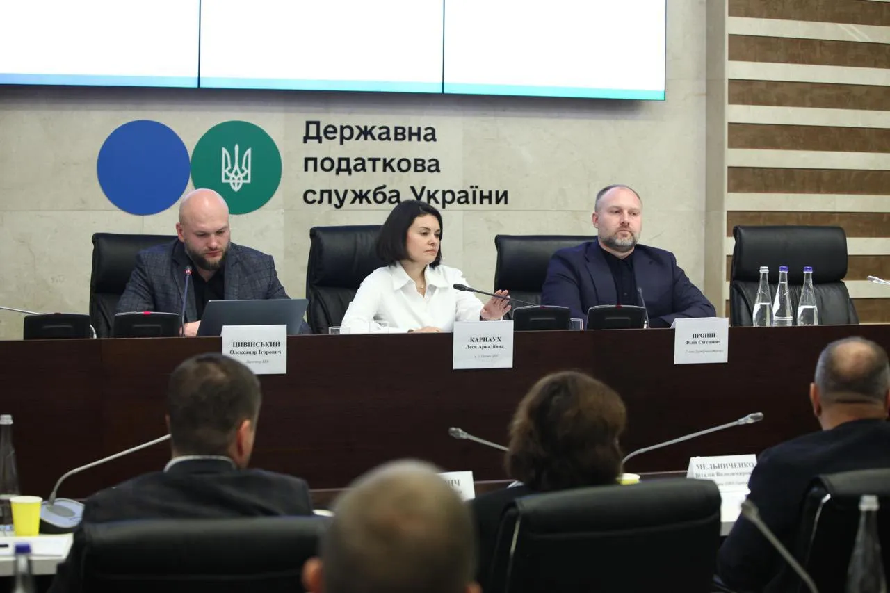 The heads of the State Tax Service, the State Bank of Ukraine and the State Financial Monitoring Service discussed systemic steps for market transparency with representatives of electronics networks at the Gromada Group Media