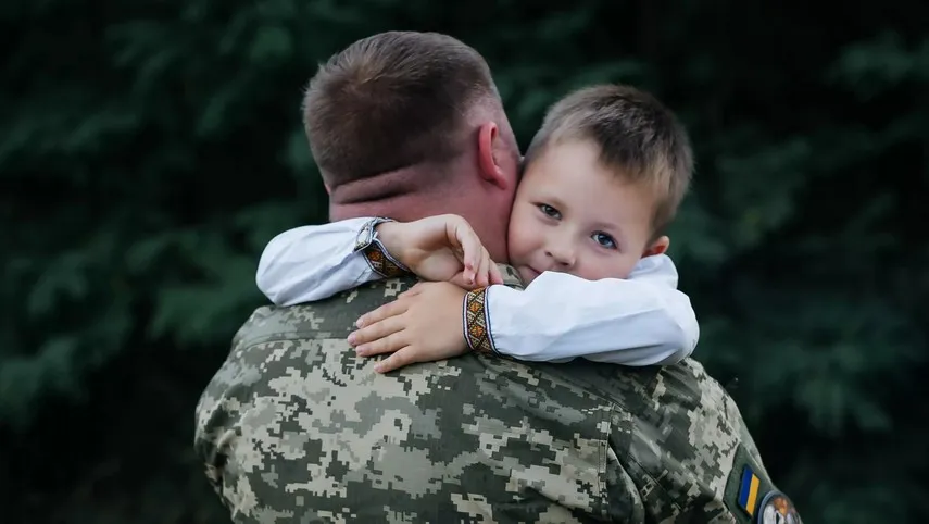 19 лютого 2025 року родини військових можуть отримати терможилети з підігрівом та дитячі куртки.