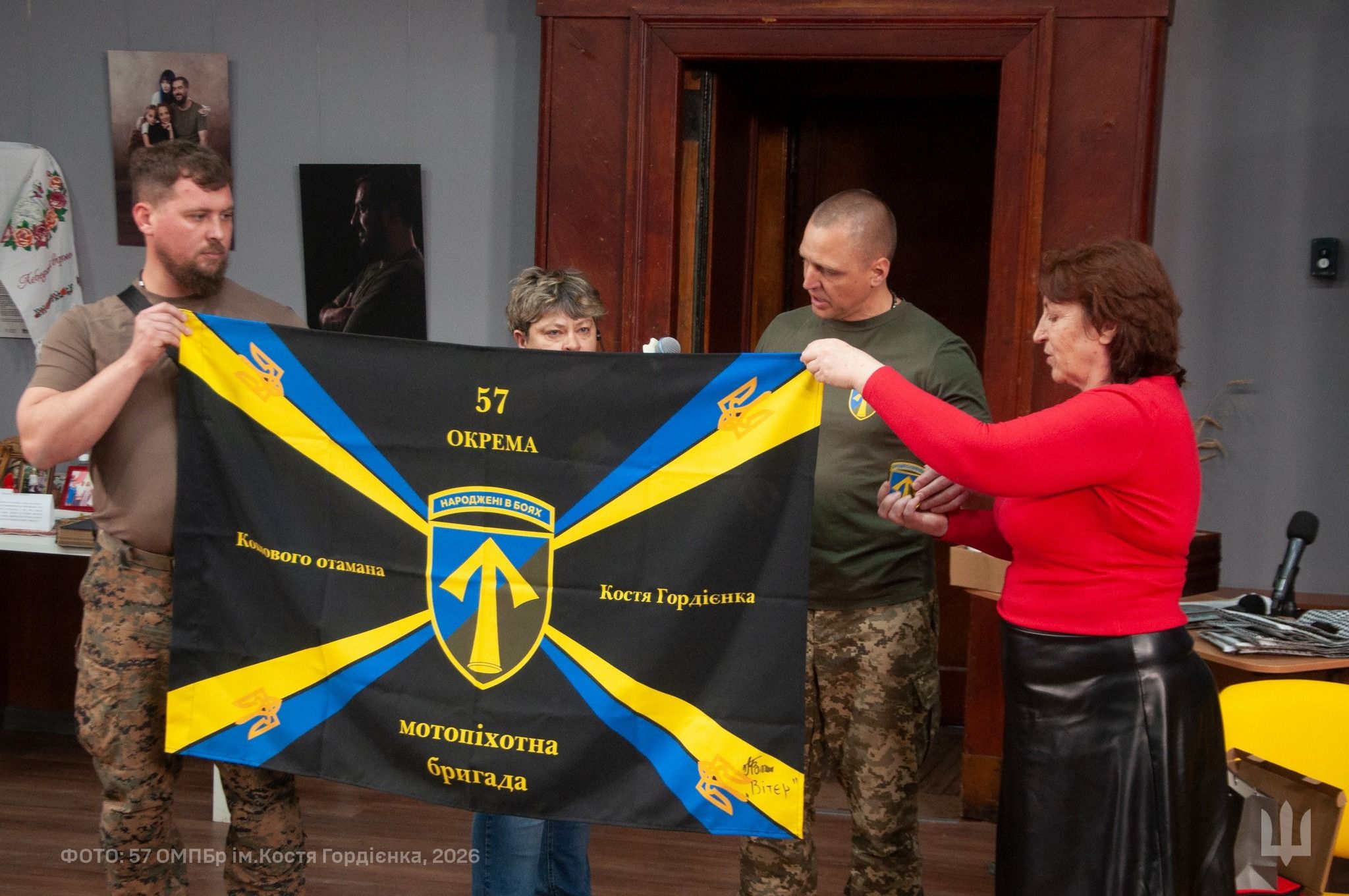 Бійці 57-ї ОМБр взяли участь у відкритті фотовиставки «Вовчанщина: допоки в пам'яті жива...» на порталі Gromada Group