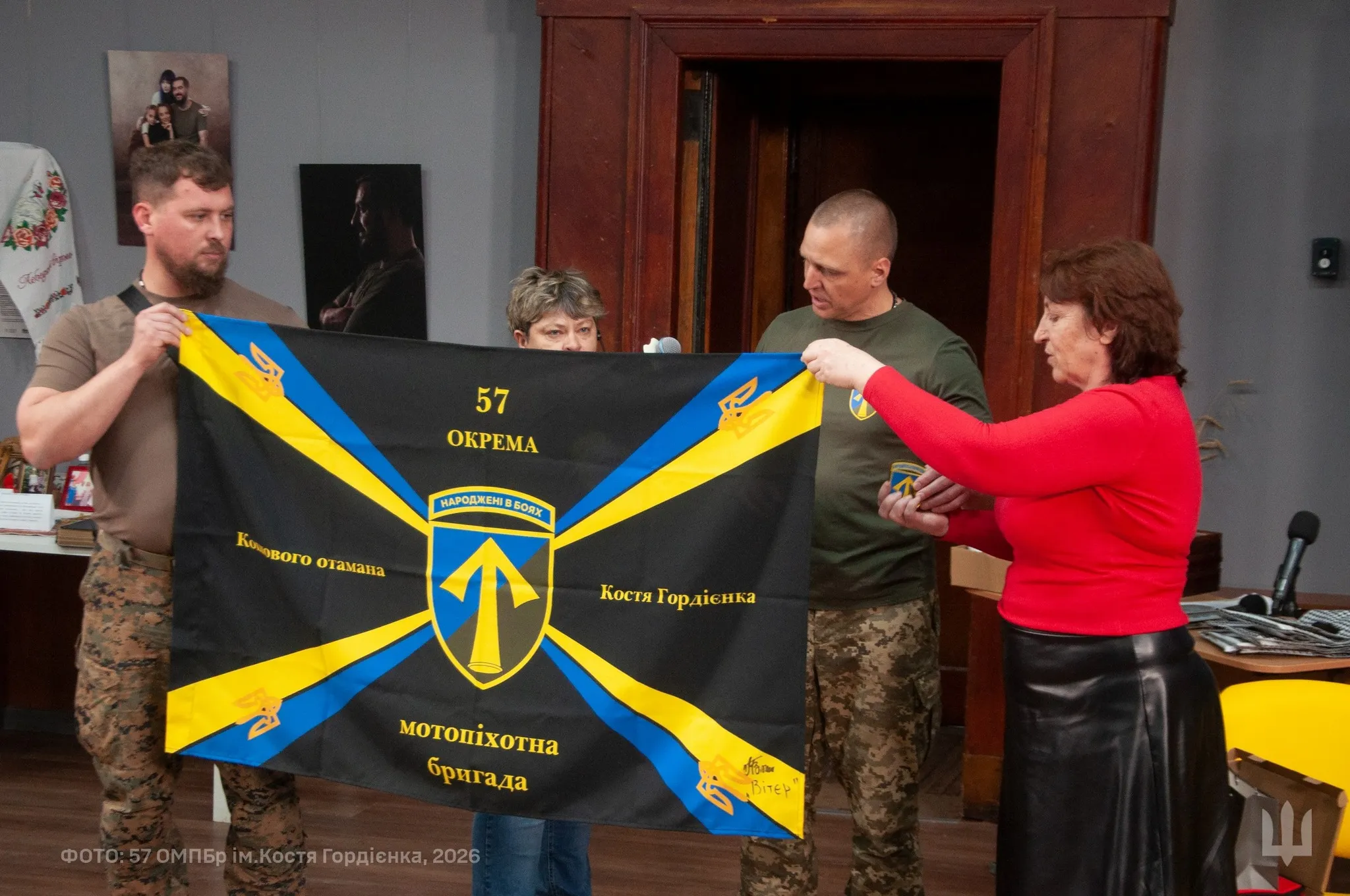 Фото: 57 окрема мотопіхотна бригада імені Костя Гордієнка Бійці 57-ї ОМБр взяли участь у відкритті фотовиставки «Вовчанщина: допоки в пам'яті жива...» на порталі Gromada Group