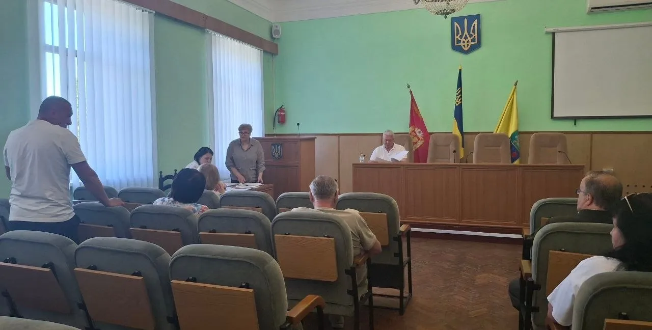 У Валках готуються до зими У міській раді відбулося засідання штабу з підготовки до осінньо-зимового періоду. Засідання очолив перший заступник міського голови Ігор Нізельковський.