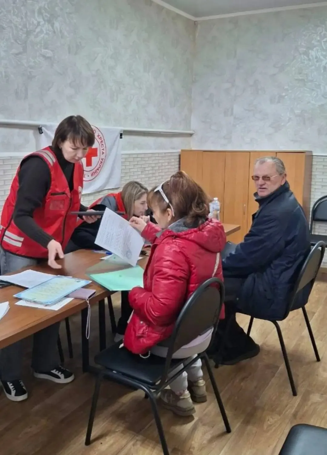 Cash aid in many regions of Izyum region from the Red Cross at the Gromada Group Media