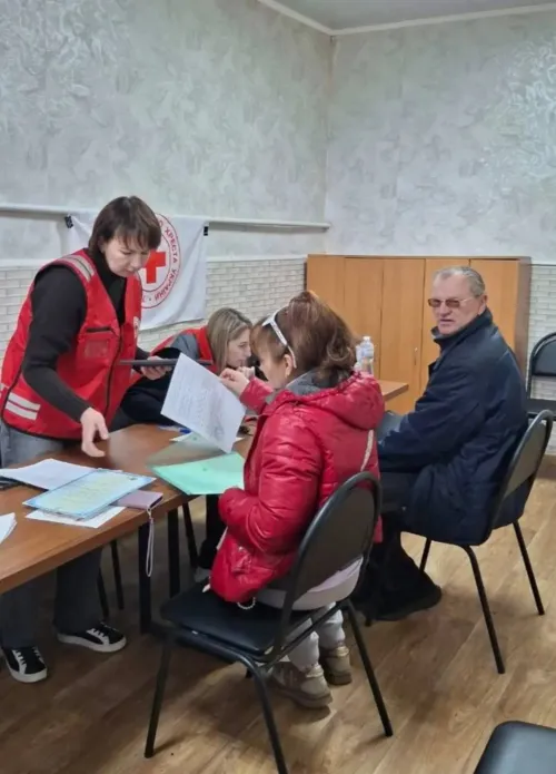 Cash aid in many regions of Izyum region from the Red Cross at the Gromada Group Media