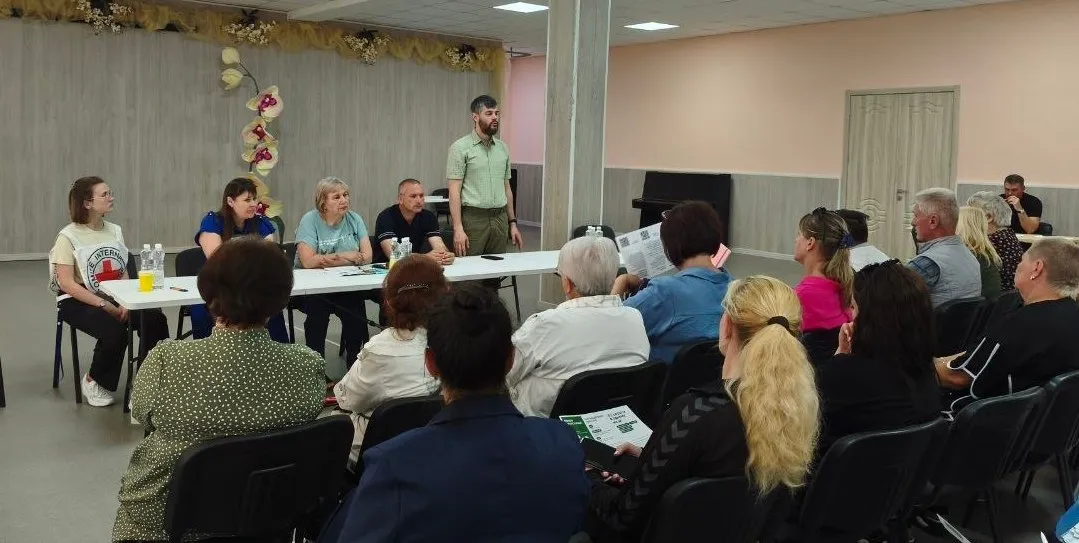 Харківська ОВА комплексно підтримує ветеранів і ветеранок у громадах області За дорученням начальника Харківської обласної військової адміністрації Олега Синєгубова у селищі Високий відбувся виїзний захід «Турбота поруч».