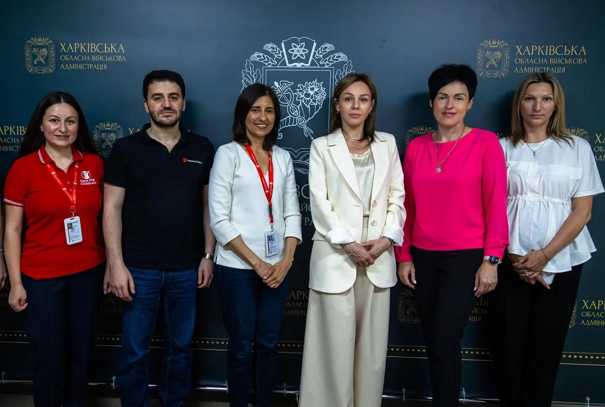 Харківська ОВА посилює співпрацю з міжнародними партнерами для підтримки дітей у громадах області Заступниця начальника Харківської обласної військової адміністрації Олена Логвинова провела робочу зустріч із представниками міжнародної неурядової гуманітарної організації «Save the Children».