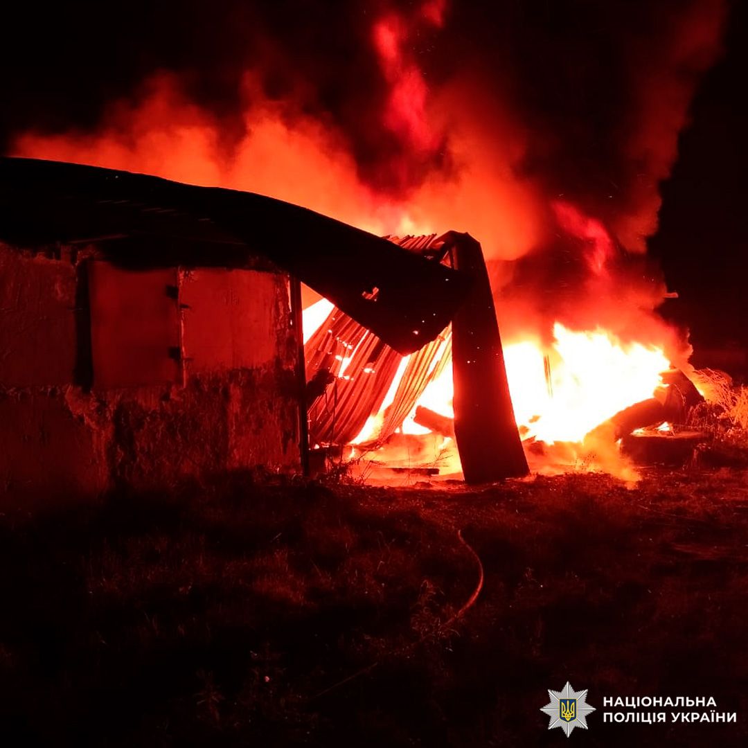 Фото ілюстративне, Національна поліція України Минулої ночі на Нововодолажчині впав ворожий безпілотник на порталі Gromada Group