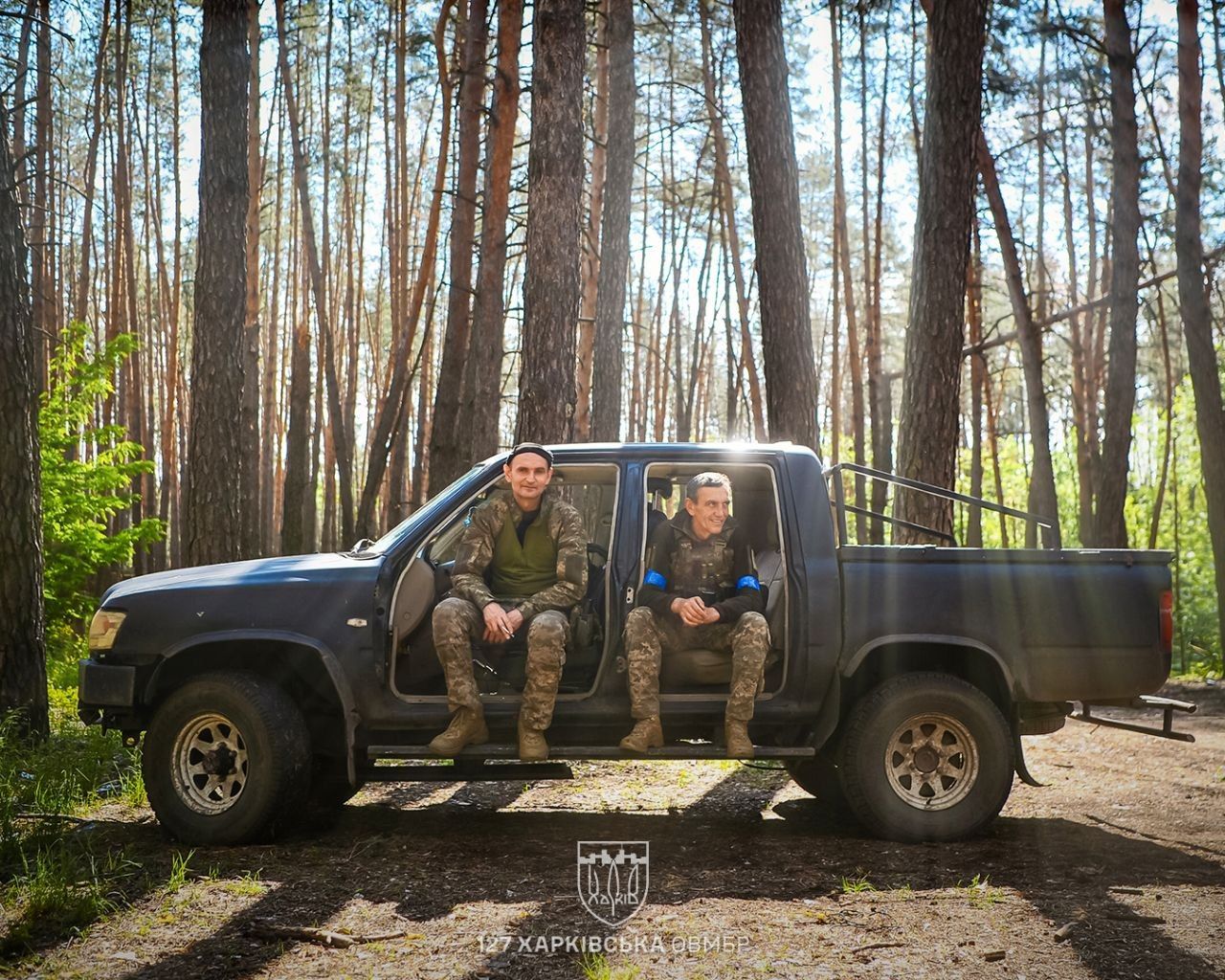 Сітки над дорогами й пікап без дверей: 127-ма бригада показала фронтову логістику - фото 2