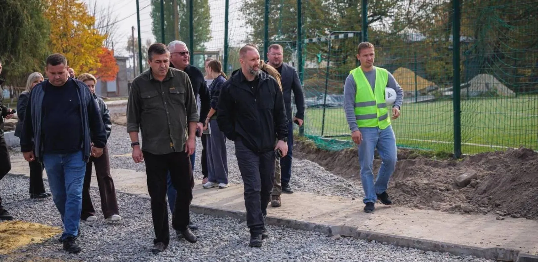 Фото: ХОВА Олег Синєгубов відвідав Зміївську громаду: оглянули будівництво підземної школи, житло для ВПО та комунальні об’єкти на порталі Gromada Group