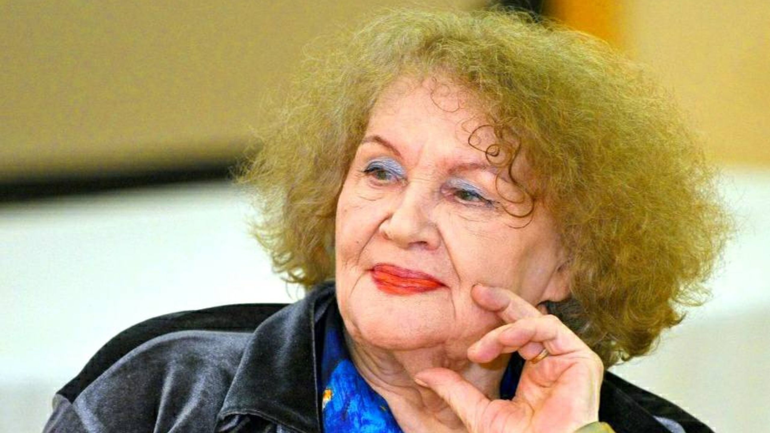 Ліна Костенко. Фото з відкритих джерел Нововодолазька Дитяча бібліотека запрошує читачів насолодитися поезією Ліни Костенко на порталі Gromada Group