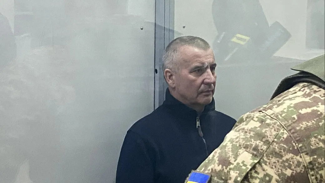 Фото: Ексначальник ОТУ "Харків" Юрій Галушкін на засіданні у Печерському райсуді Києва, 19 березня 2025 року. Суспільне Новини / Станіслав Свиридин Відповідальному за оборону Липецької громади продовжили запобіжний захід на порталі Gromada Group