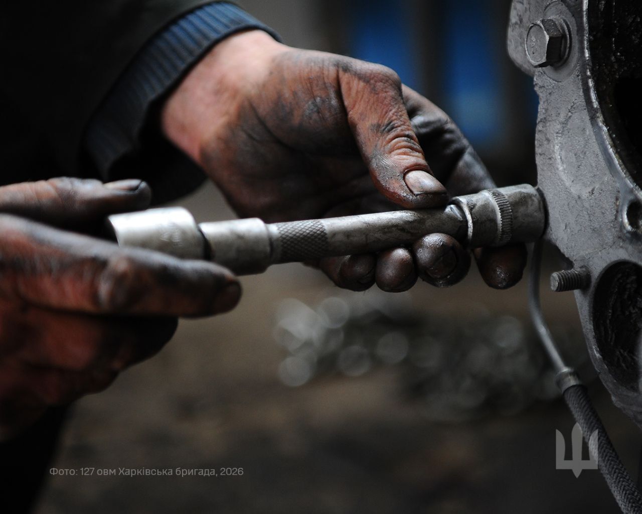 Майстри 127-ї Харківської бригади лагодять «поранену» техніку: фото на порталі Gromada Group