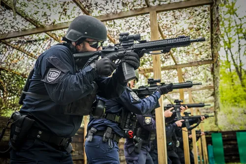 Нацгвардійці Харкова діляться бойовим досвідом із поліцейськими на порталі Gromada Group