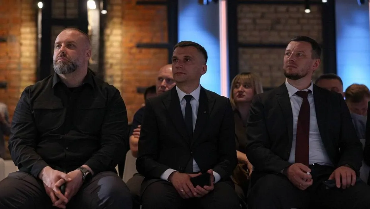 Ця ініціатива для дітей із прифронтових регіонів реалізується за підтримки Офісу Президента України у співпраці з Українською асоціацією футболу, повідомив начальник Харківської ОВА.