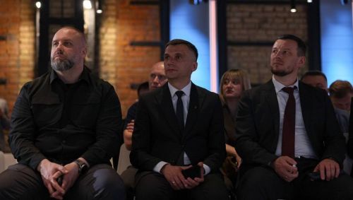 Ця ініціатива для дітей із прифронтових регіонів реалізується за підтримки Офісу Президента України у співпраці з Українською асоціацією футболу, повідомив начальник Харківської ОВА.