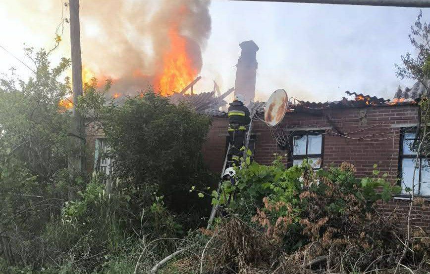 В селі на Нововодолажчині загорівся житловий будинок на порталі Gromada Group