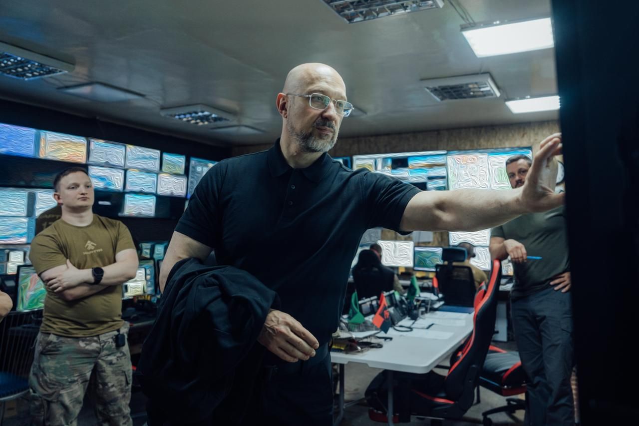 Фото: бригада "Хартія" Міністр оборони відвідав бригаду «Хартія»: у фокусі інноваційні підходи та технологічні спроможності на порталі Gromada Group
