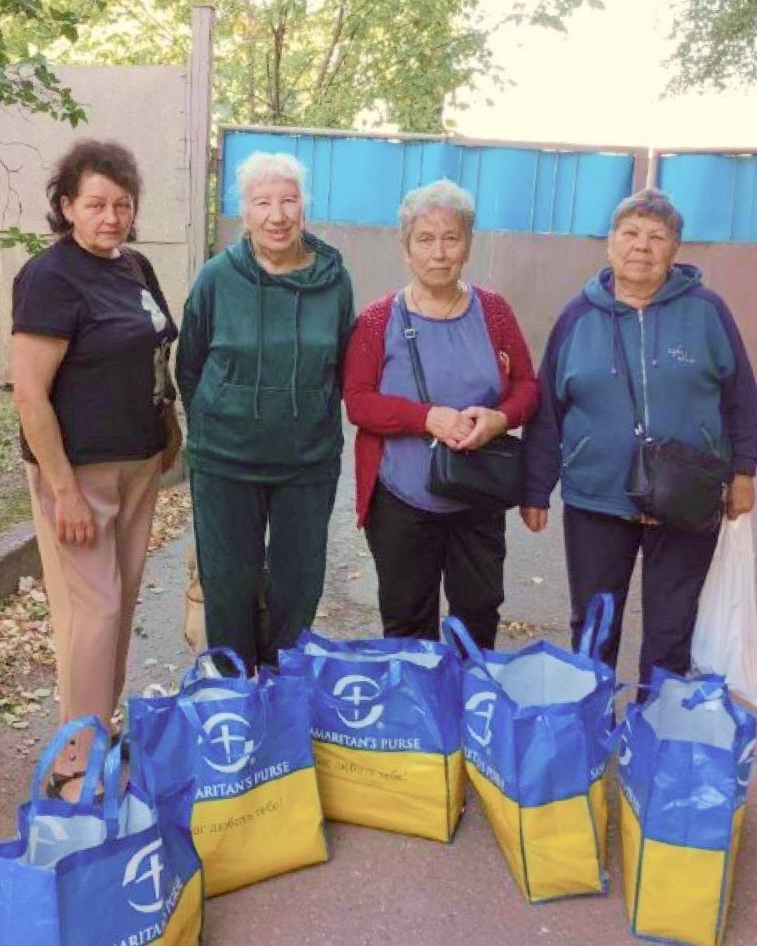 150 родин людей 75+ із Липецької громади отримали продуктові сумки від ГО «Спільна справа для людей» - фото 3