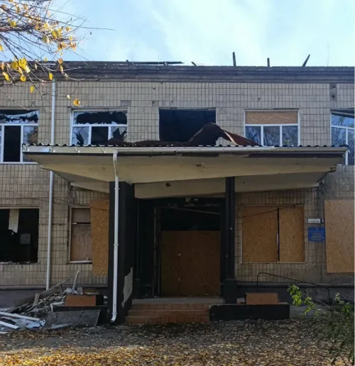 У Золочеві внаслідок атаки дронів пошкоджено Будинок дитячої творчості та автомобіль на порталі Gromada Group