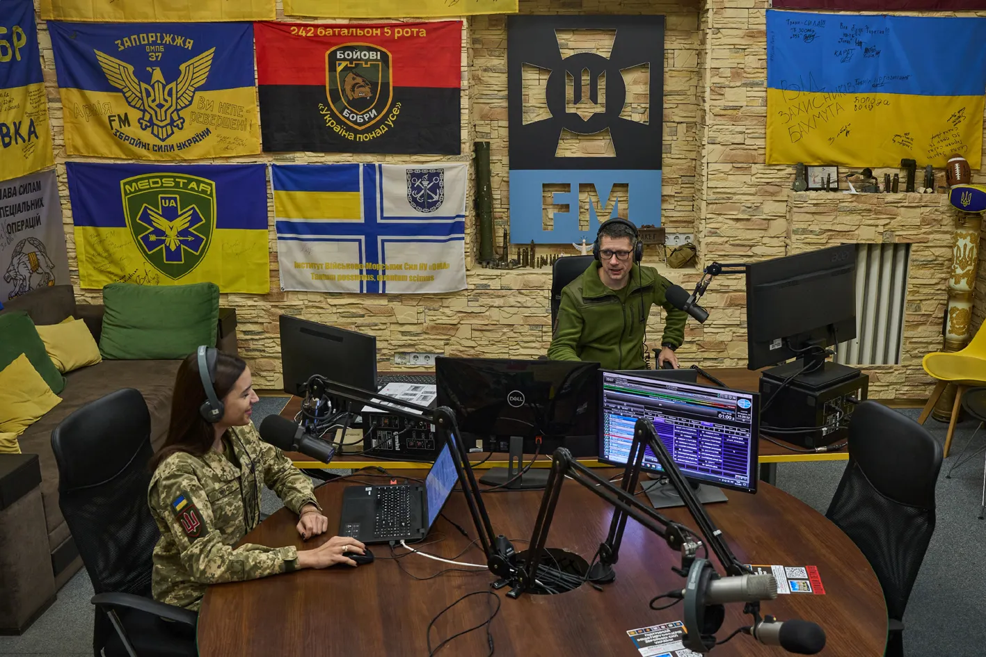 Голос оборони: як «Армія FM» стала радіостанцією для всіх українців Голос оборони: як «Армія FM» стала радіостанцією для всіх українців на порталі Gromada Group
