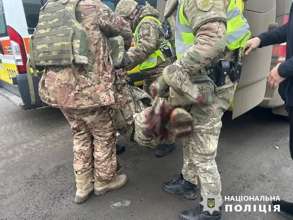 Фото: Національна поліція України У Куп'янську росіяни атакували поліцейських: поранення отримали троє правоохоронців та цивільні на порталі Gromada Group