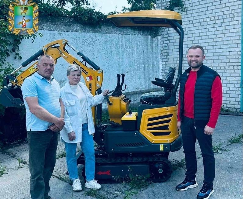 Світлина: Кегичівська громада, фейсбук У Кегичівській громаді придбали новий мініекскаватор на порталі Gromada Group