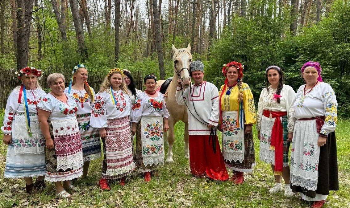 Валківська міська рада вітає з 20-річчям Всеукраїнського Дня вишиванки! Це свято є символом єдності, сили та глибокої пам’яті про коріння, яке тримає нас навіть у найскладніші часи. До свята Валквська міська рада підготувала святкову фотозону.