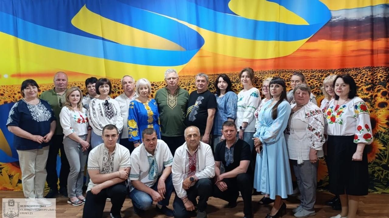 Великобурлуцька СВА і сільська рада приєдналися до флешмобу «Світ у вишиванці. Україна у серці. 20» на порталі Gromada Group