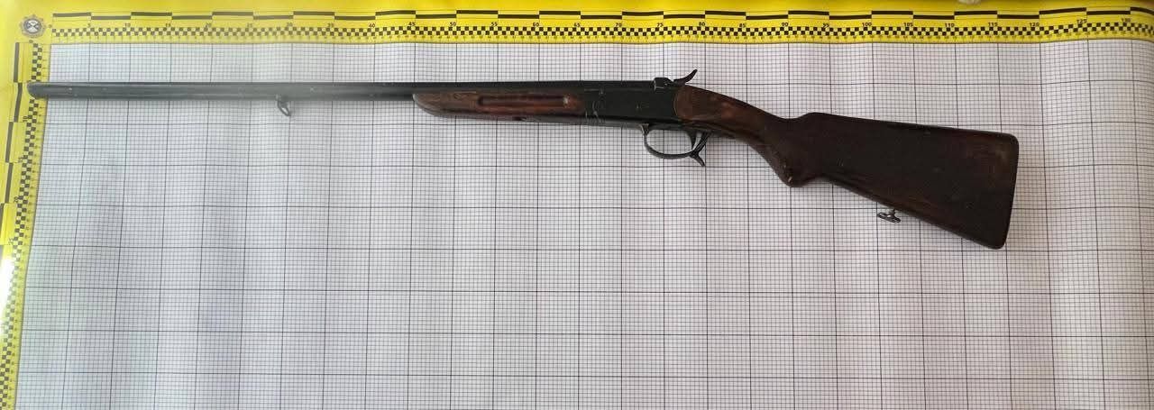 Світлини: Поліція Нової Водолаги Мешканець Нововодолазької громади задекларував рушницю на порталі Gromada Group