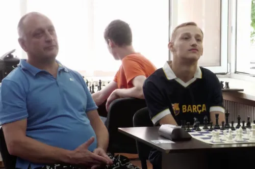 Шахи сильніші за обставини: чемпіон світу Іван Зінов'єв готується до чемпіонату Європи (ВІДЕО) на порталі Gromada Group