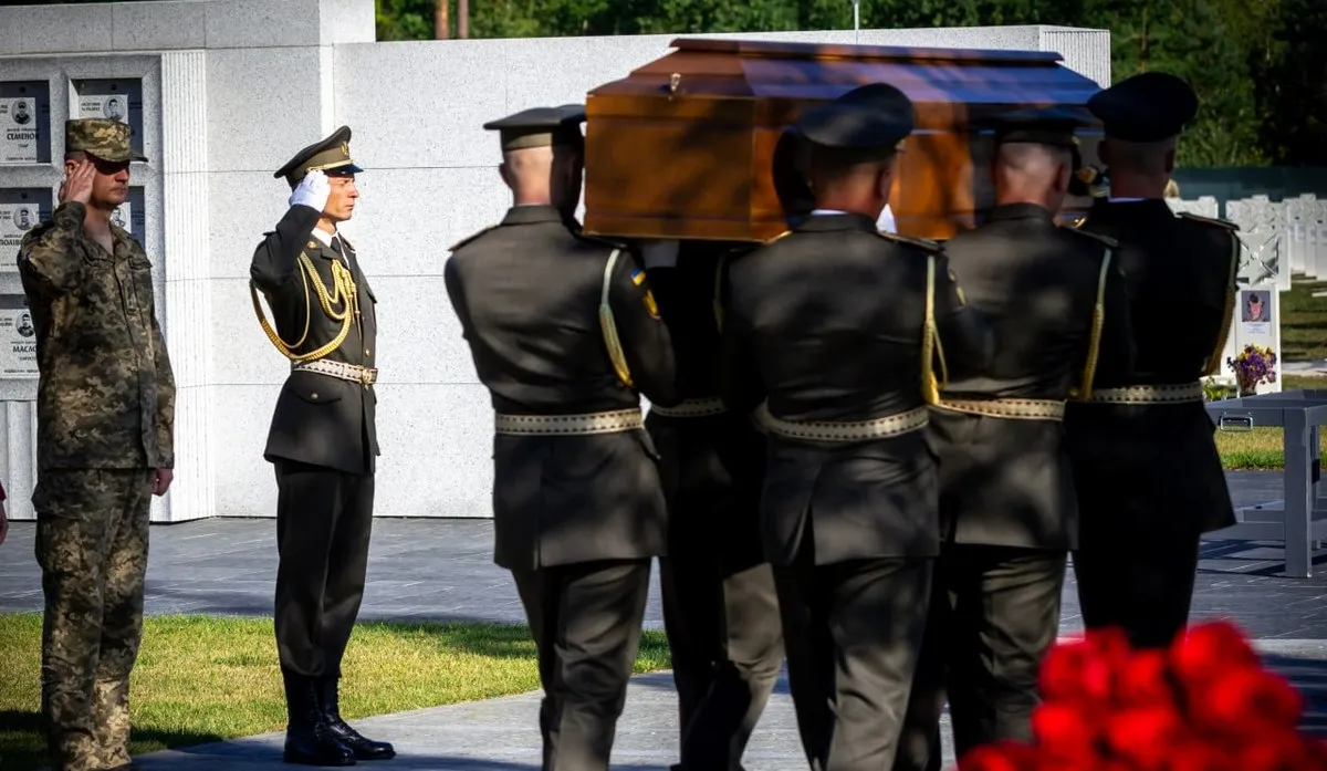 Харківська ОВА долучилася до поховання невпізнаних Захисників і Захисниць України На Національному військовому меморіальному кладовищі вшанували пам’ять 12 невпізнаних військовослужбовців, які загинули внаслідок збройної агресії російської федерації проти України. Серед них — Захисник із Харківщини.