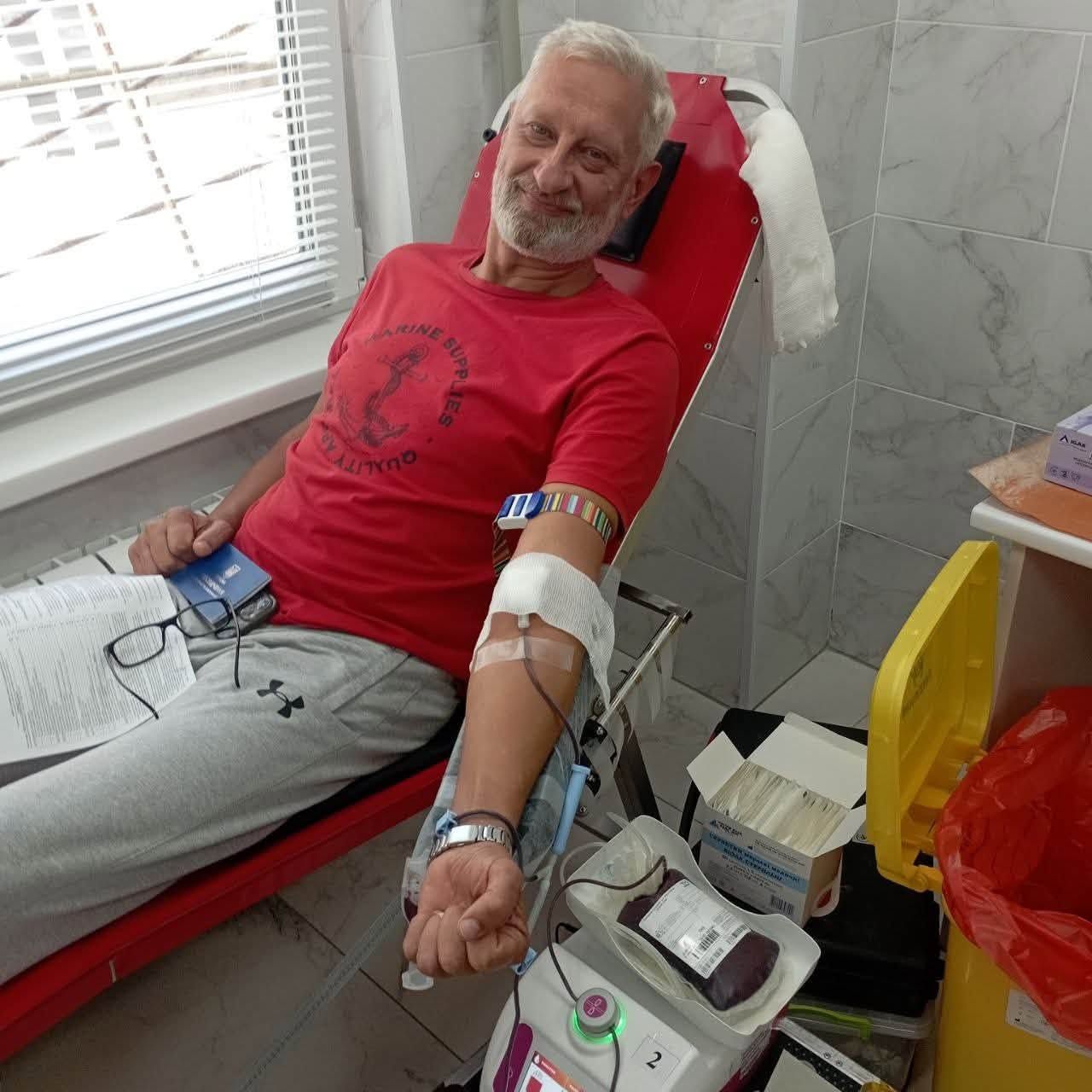 У Чугуєві 78 мешканців, зокрема поліцейські, здали кров для порятунку поранених та хворих - фото 5