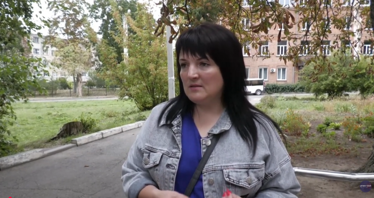 «Ми вийшли під вибухами»: як евакуйовані з прикордоння Золочівщини облаштовуються у Харкові (ВІДЕО) - фото 1