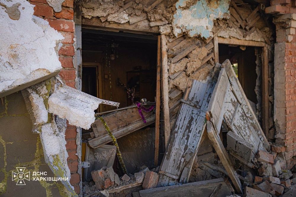 Минулої доби ворог обстріляв 14 мирних населених пунктів Харківщини, зокрема місто Харків - фото 7