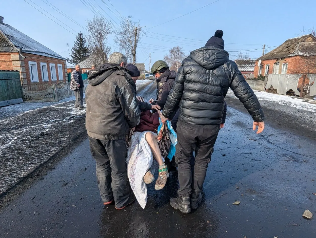 Фото: Харківська обласна прокуратура 21 лютого росіяни атакували Золочів: постраждали п’ятеро мирних мешканців на порталі Gromada Group
