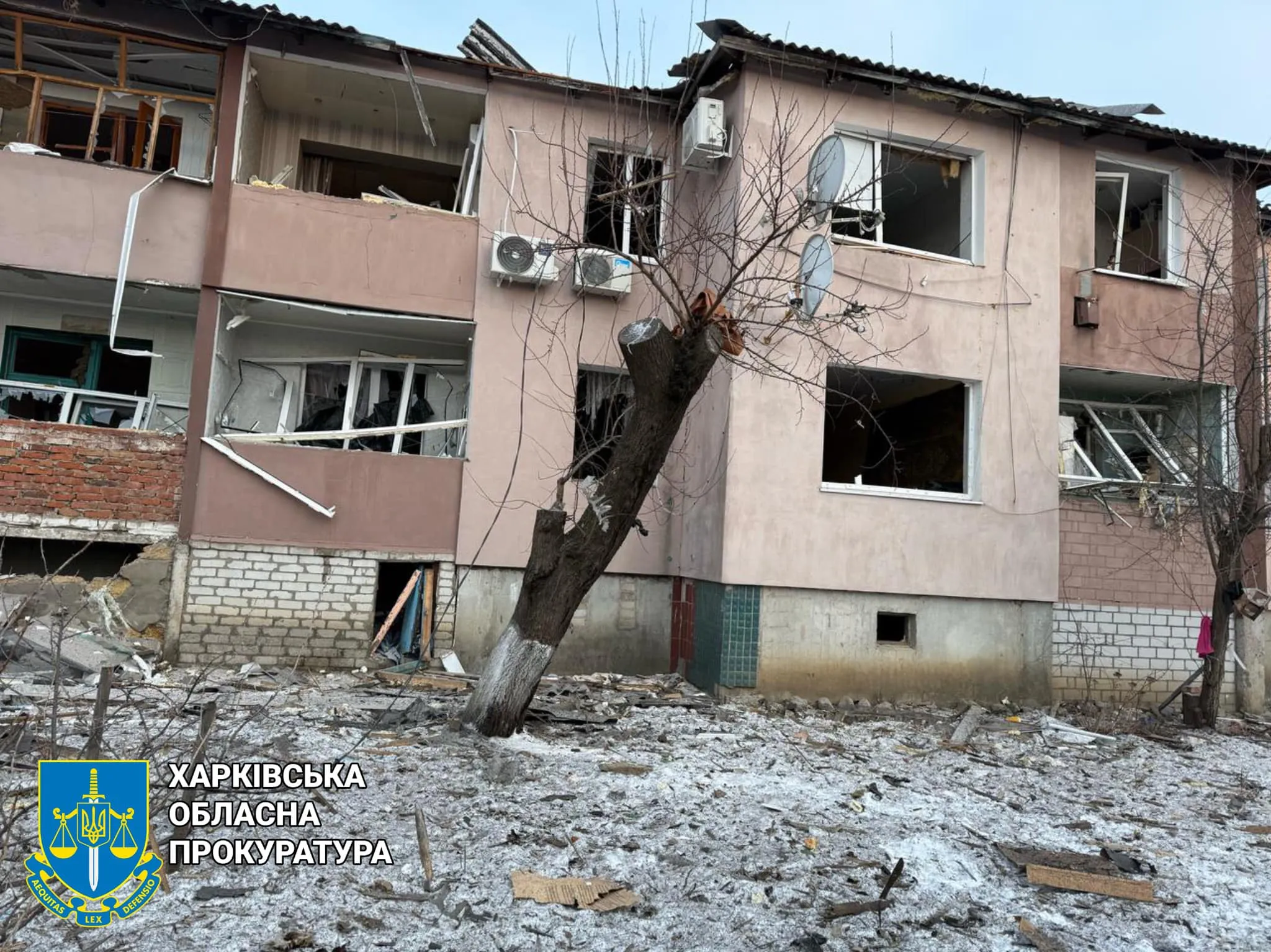 Фото: Харківська обласна прокуратура Наслідки російського авіаудару по Золочеву: пошкоджені 30 житлових будинків, постраждала жінка на порталі Gromada Group