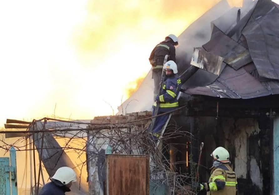 Світлини: Харківське районне управління ГУ ДСНС України в Харківській області Під час пожежі в Нововодолазький громаді постраждали дві людини на порталі Gromada Group