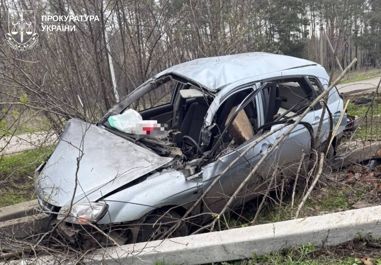 У Черкаських Тишках росіяни вбили чоловіка, другого поранили: окупанти вдарили безпілотником по автівці на порталі Gromada Group