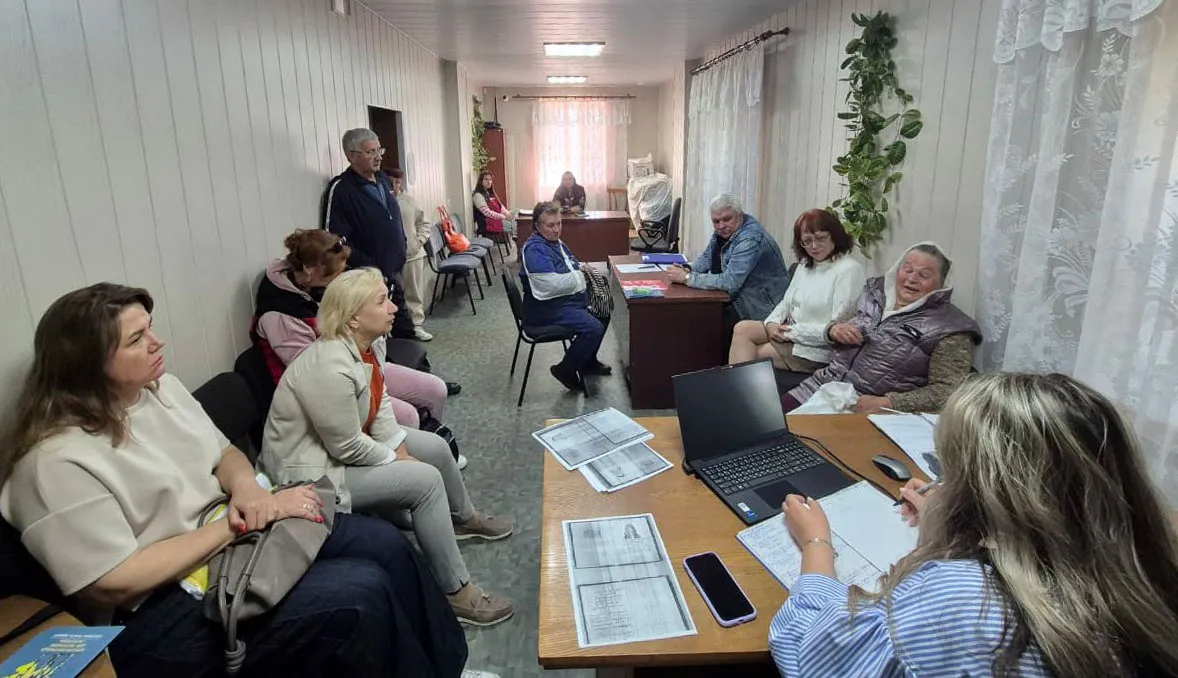 Фото: Зміївська міська рада У Таранівці ветерани війни та родини військових отримали консультації фахівців різних служб на порталі Gromada Group