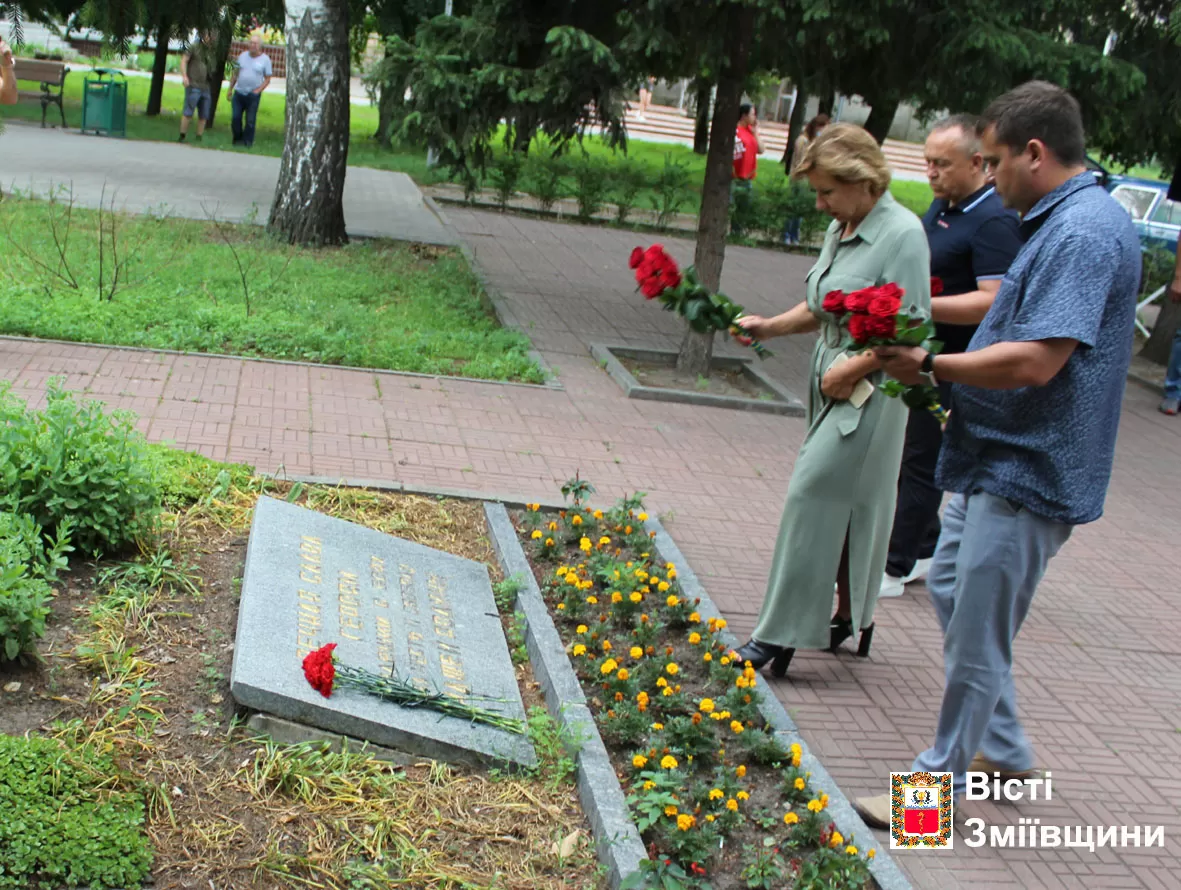 Щорічно 22 червня в Україні проводяться пам’ятні заходи до Дня скорботи і вшанування пам’яті жертв війни в Україні