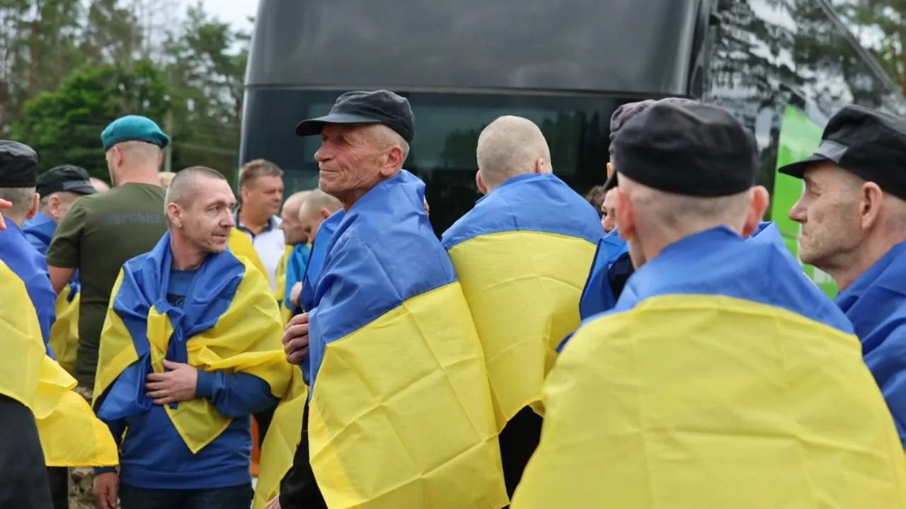 During the latest prisoner exchange, six residents of the Kharkiv region returned home at the Gromada Group Media